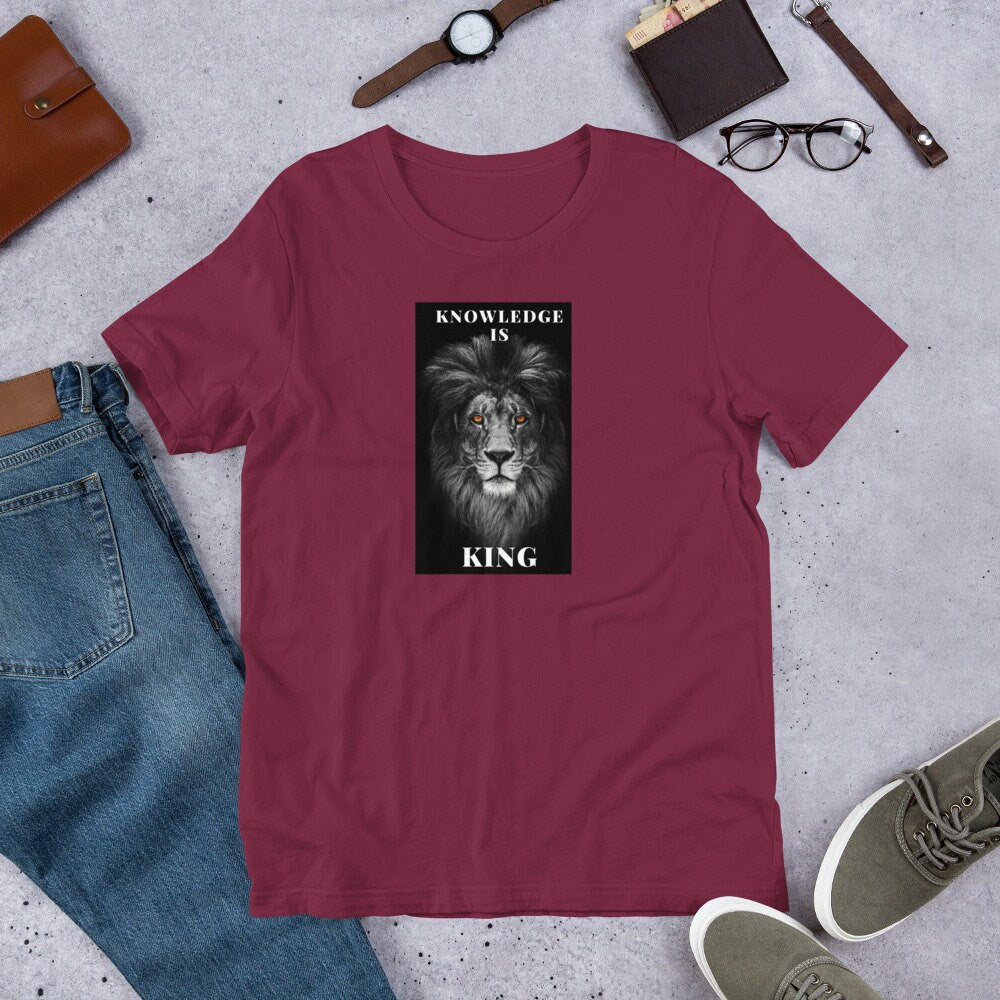 Knowledge is King - T-shirt