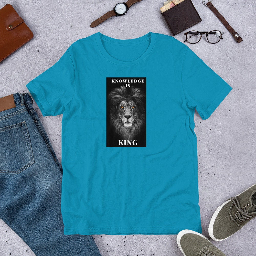 Knowledge is King - T-shirt